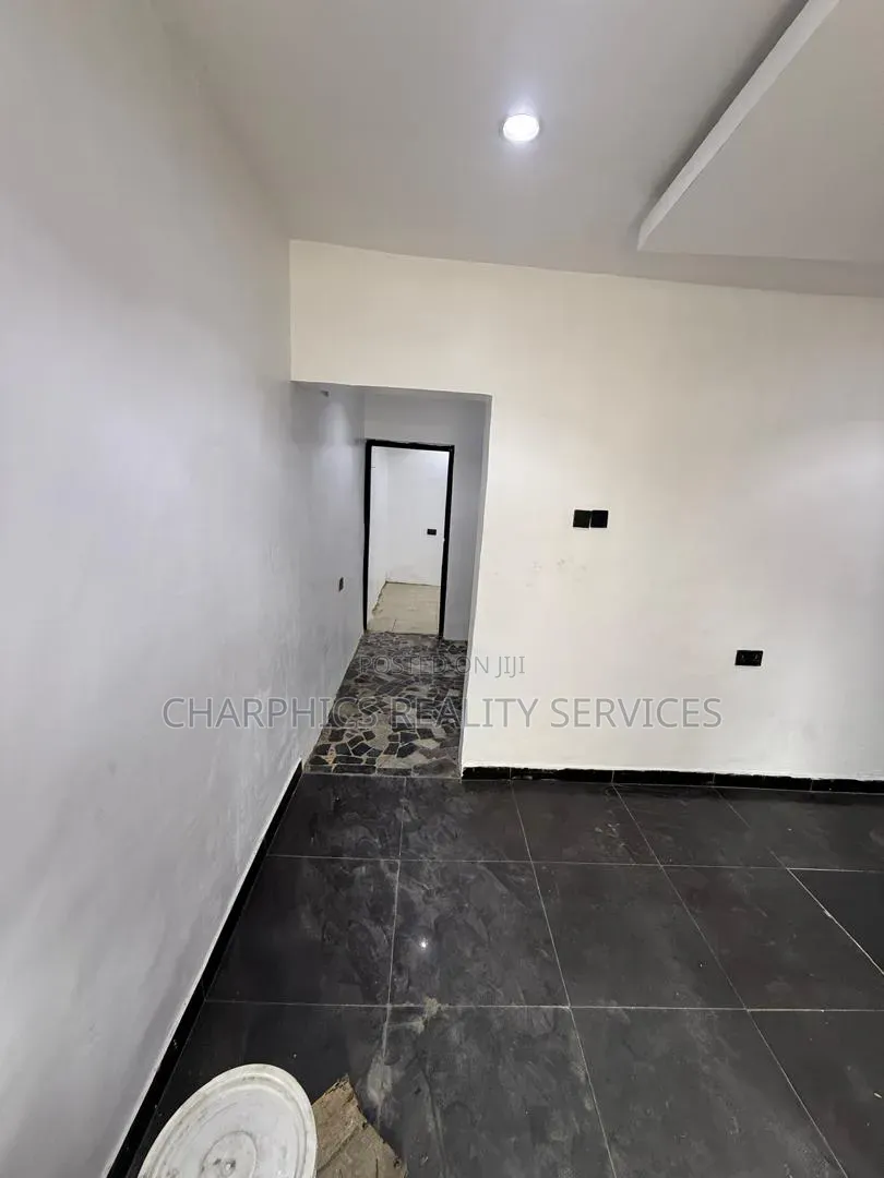 4bdrm Duplex in Mende for rent in Mende