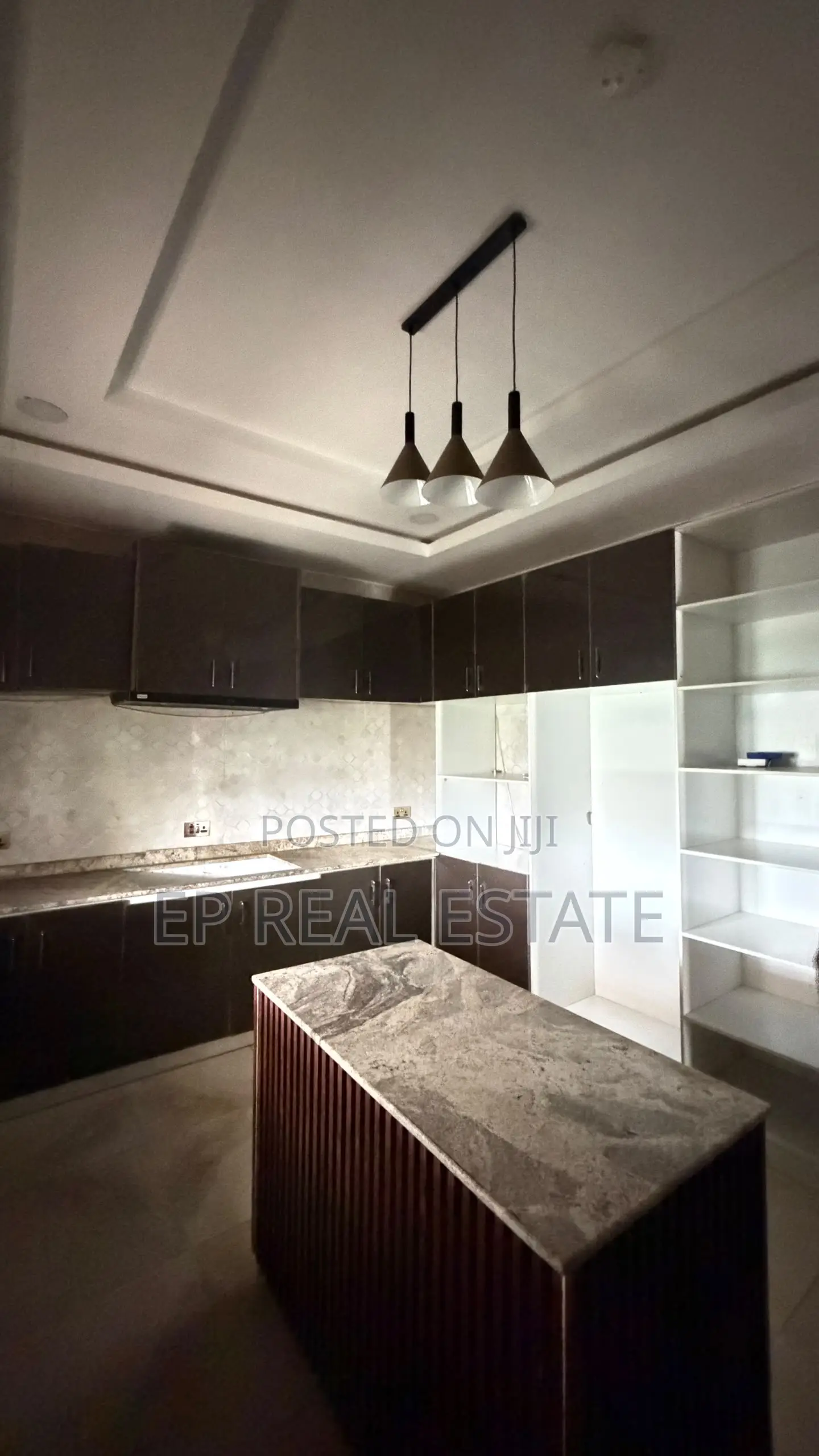 7bdrm Duplex in Apo District for rent in Apo District