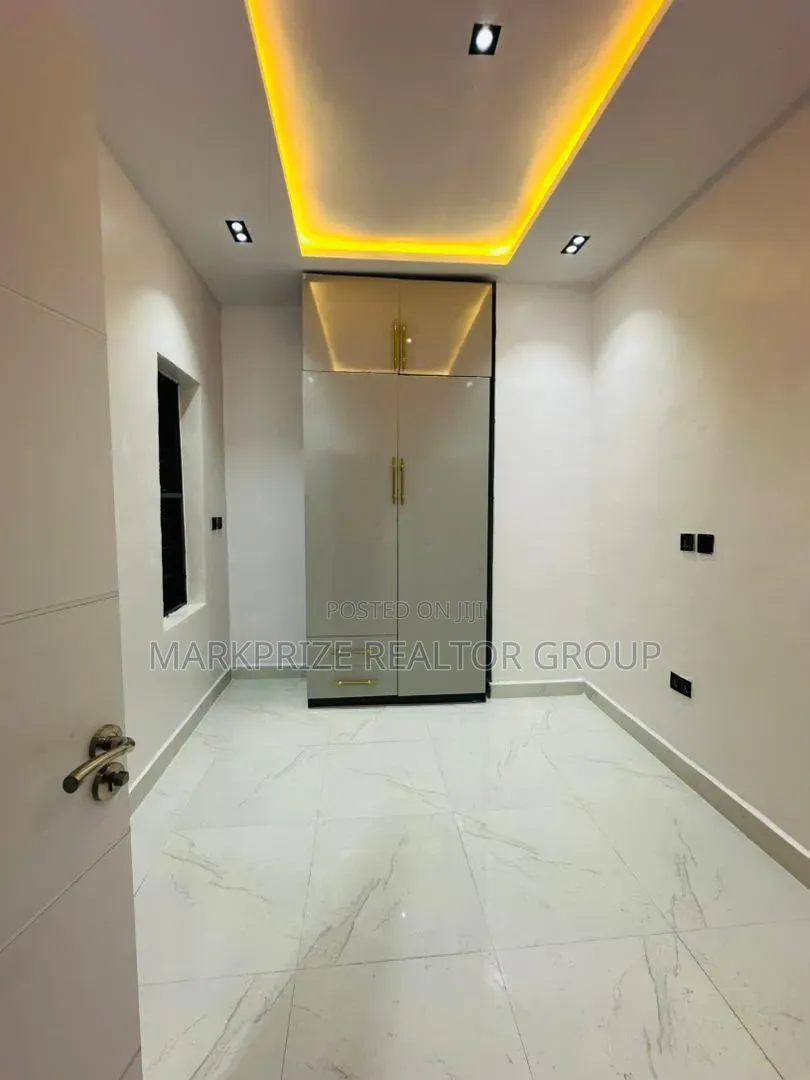 4bdrm Duplex in Ojodu Berger Lagos for sale in Berger