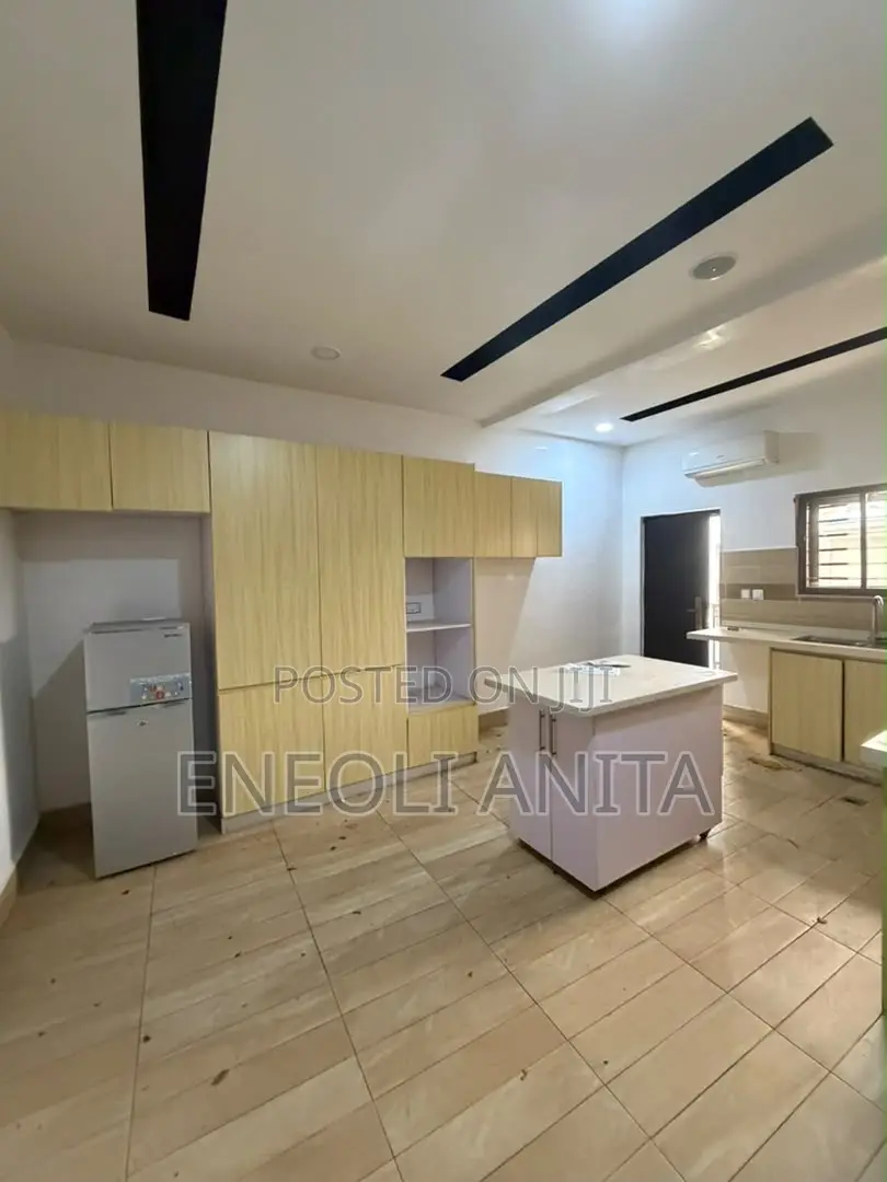 3bdrm Block of Flats in Wuye for rent in Wuye