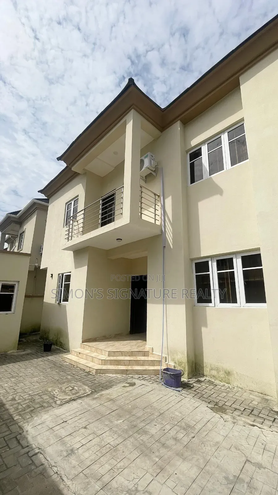 Furnished 5bdrm Duplex in Chevron for rent in Chevron