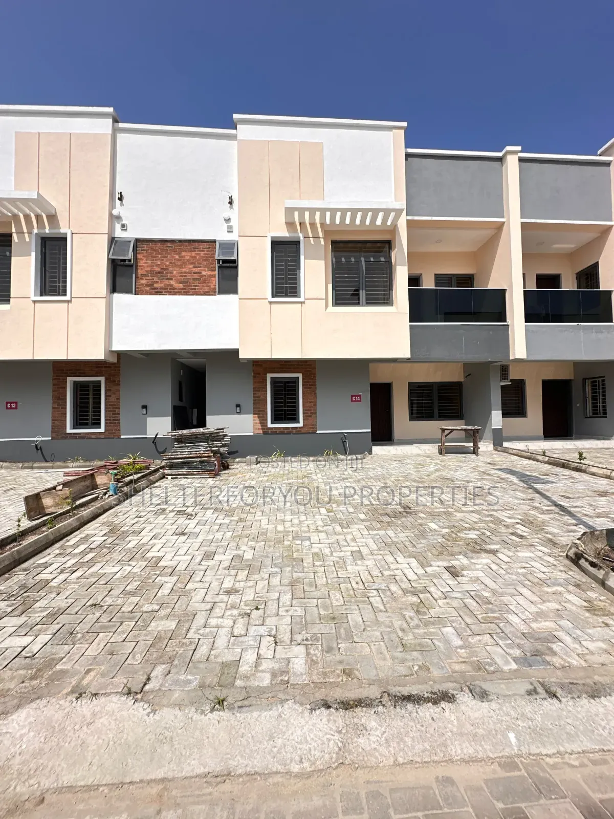4bdrm Duplex in Lekki Phase 1 for sale in Lekki Phase 1