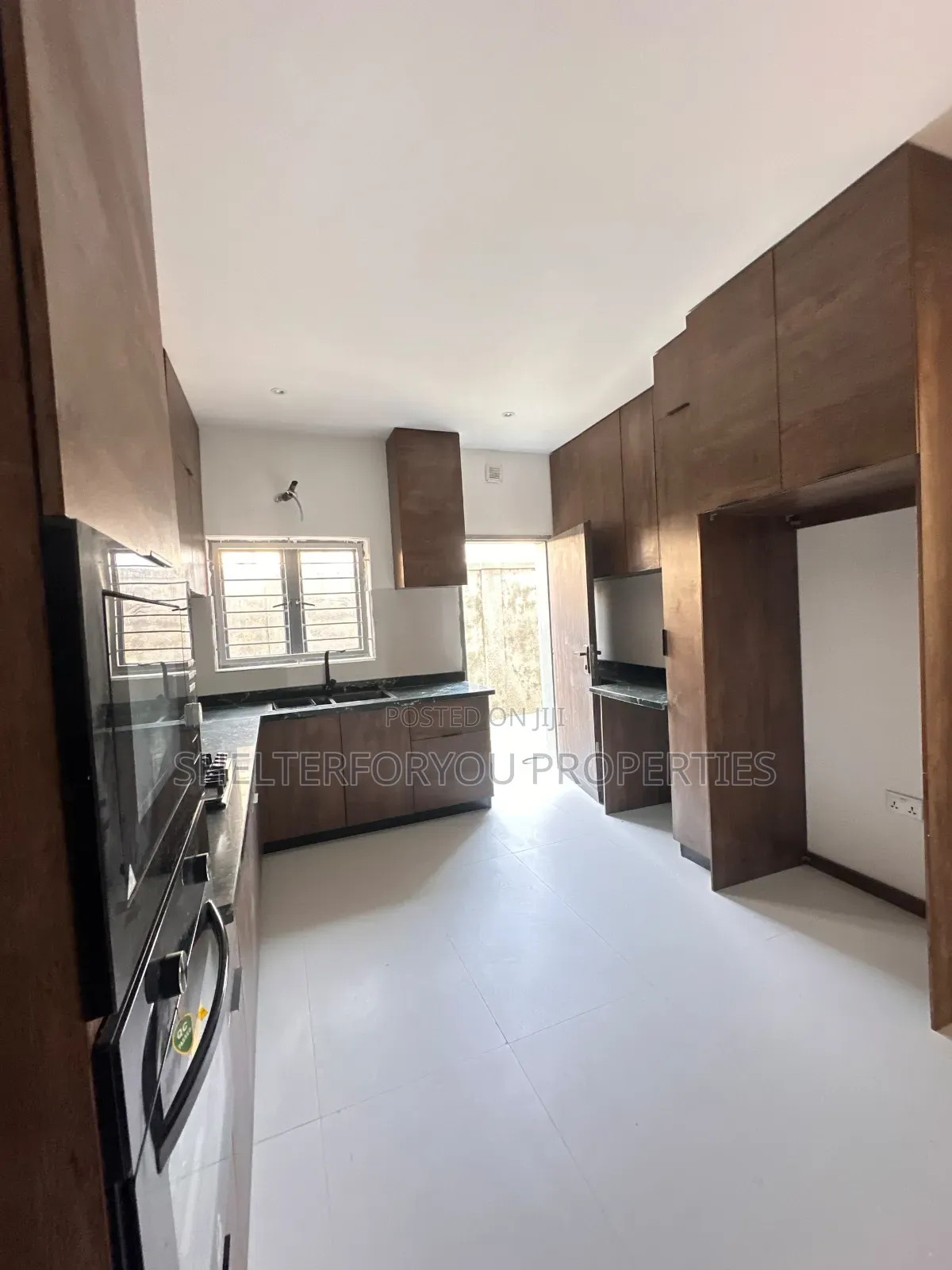 4bdrm Duplex in Lekki Phase 1 for sale in Lekki Phase 1
