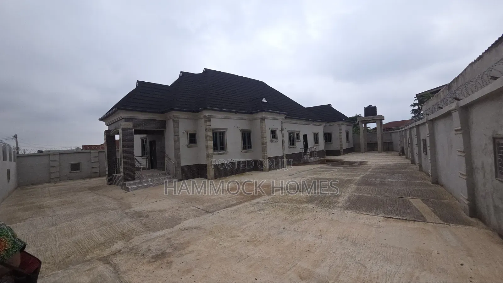 6bdrm Bungalow in Alakia for sale in Alakia