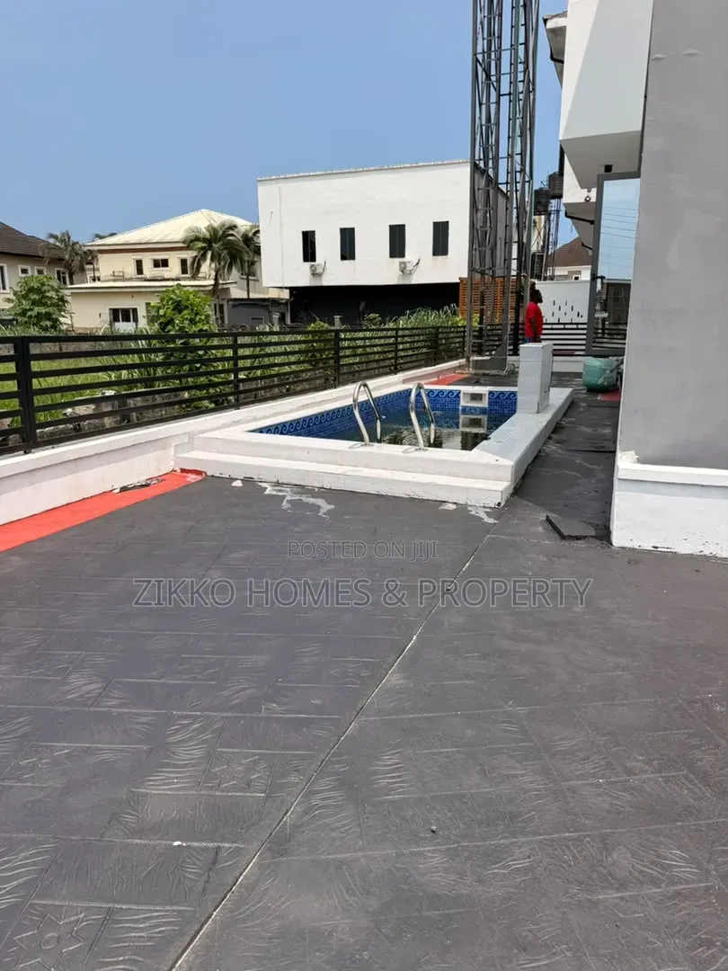 4bdrm Duplex in Monastery Road, Sangotedo for sale in Sangotedo