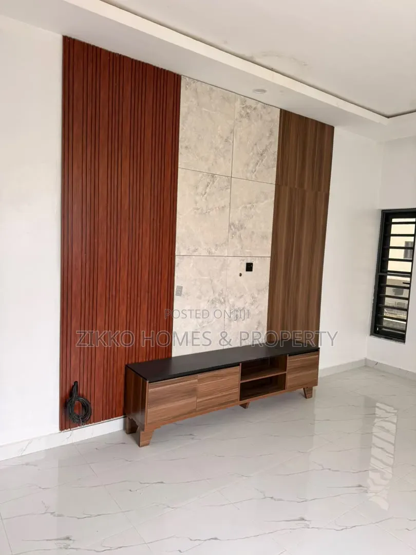 4bdrm Duplex in Monastery Road, Sangotedo for sale in Sangotedo