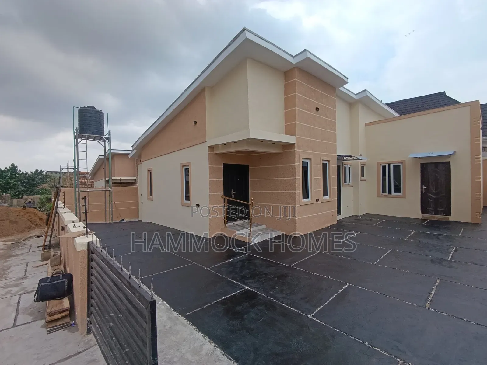 3bdrm Bungalow in Tinubu Estate, Iwo Road for sale in Iwo Road