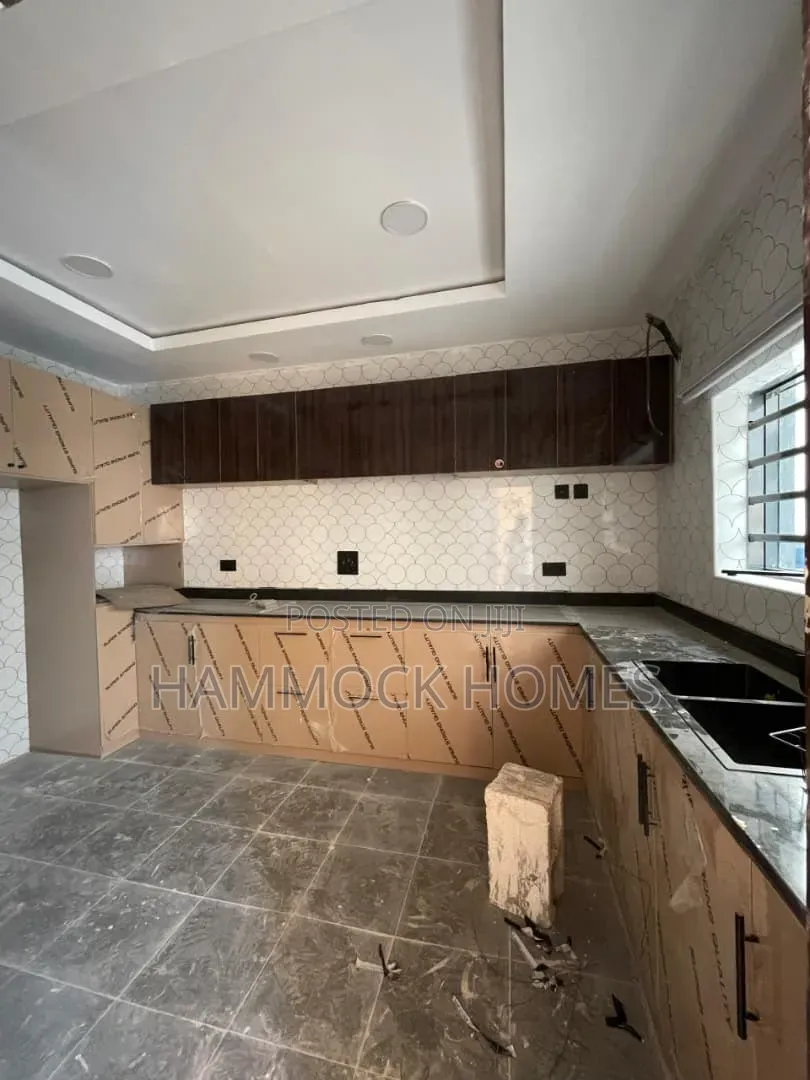3bdrm Block of Flats in Carlton Gate Estate, Akobo for rent in Akobo