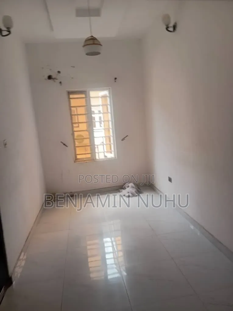 3bdrm Block of Flats in Ocean Palm Estate, Off Lekki-Epe Expressway in Off Lekki-Epe Expressway