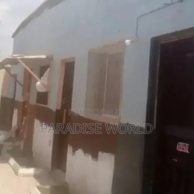 Landed Property and House School Class Rooms in Obafemi-Owode