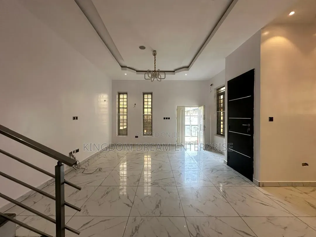 4bdrm Duplex in Chevron Drive Lekki for rent in Chevron