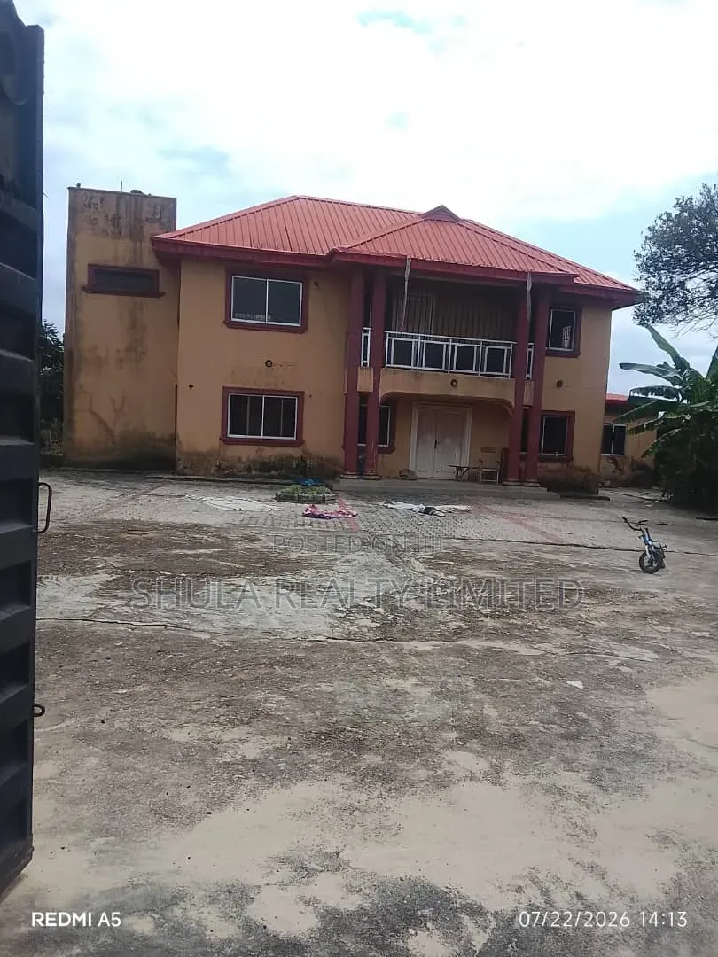 Furnished 6bdrm Duplex in Okokomaiko for sale in Okokomaiko