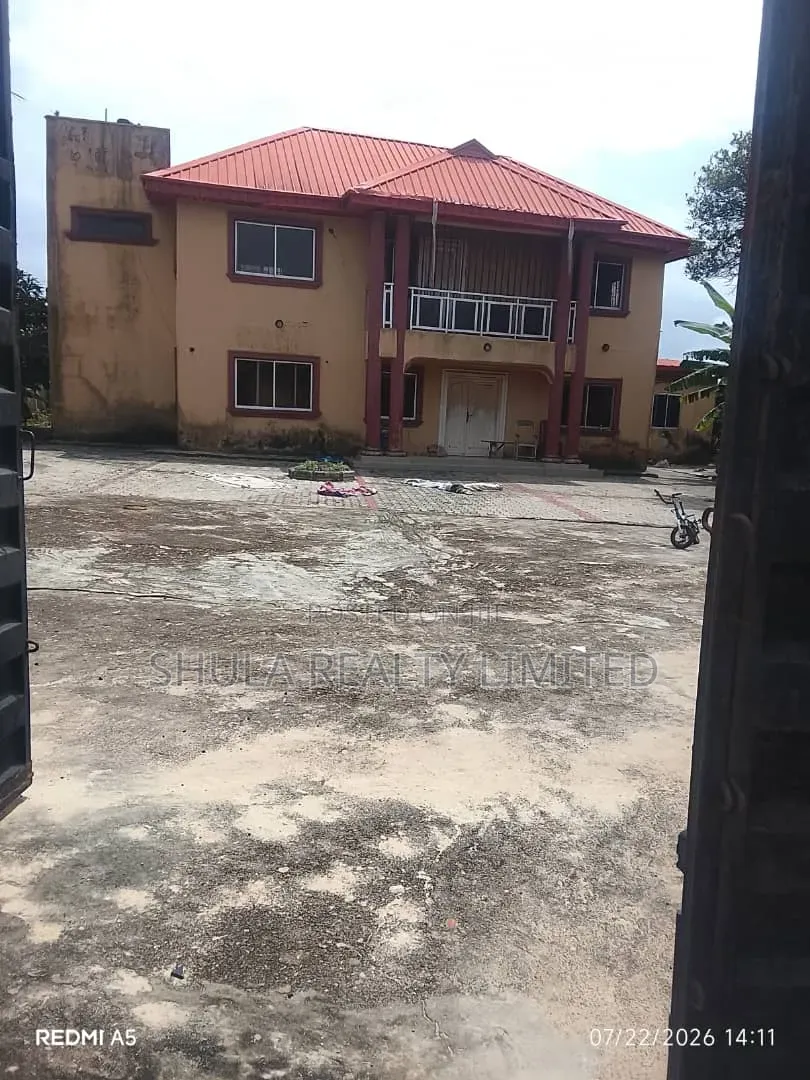 Furnished 6bdrm Duplex in Okokomaiko for sale in Okokomaiko