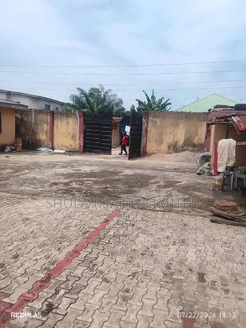 Furnished 6bdrm Duplex in Okokomaiko for sale in Okokomaiko