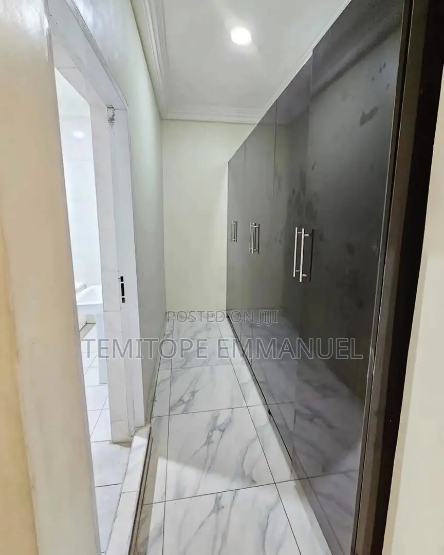 Furnished 4bdrm Duplex in Ilupeju for sale in Ilupeju