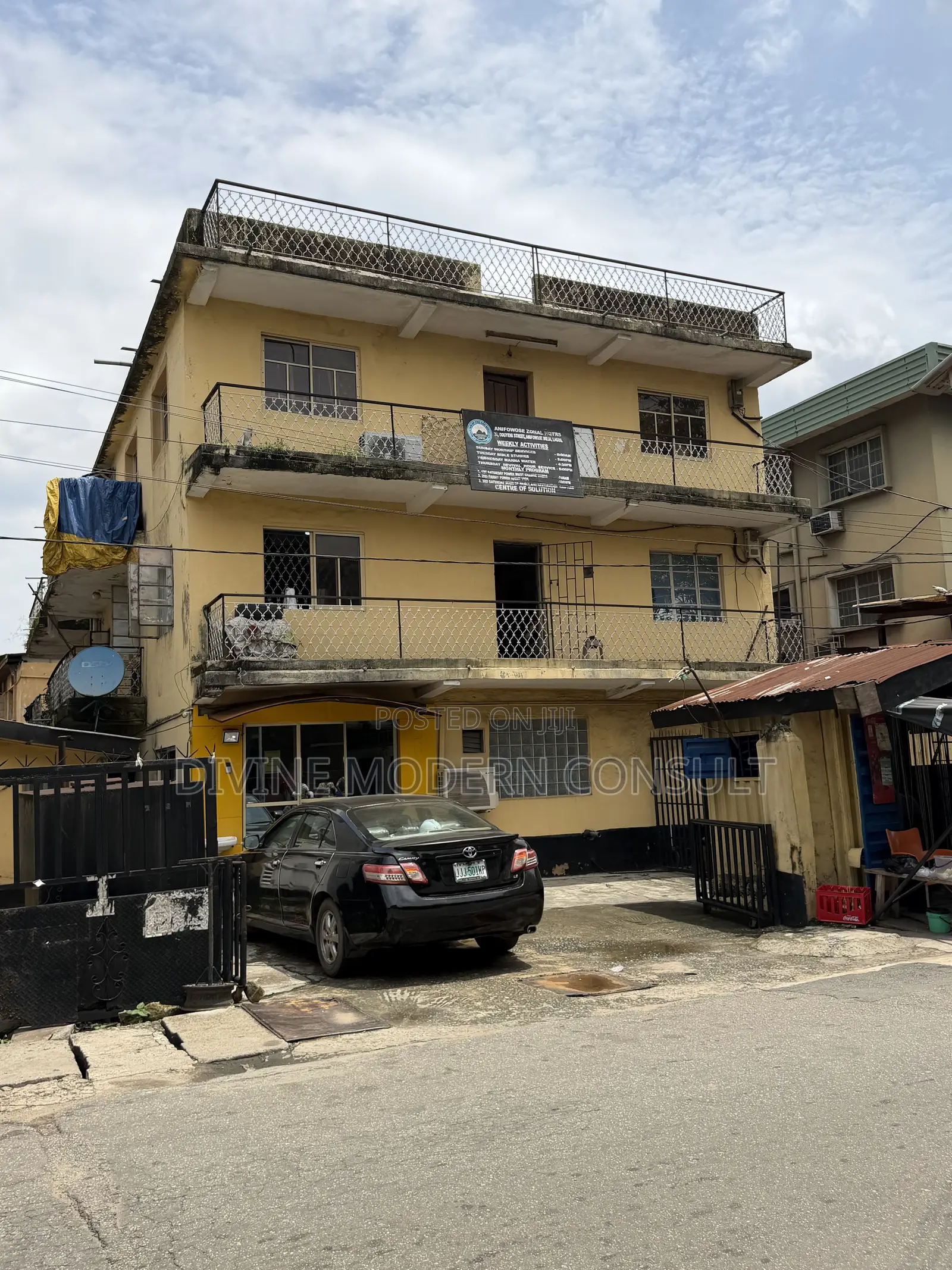 3bdrm Block of Flats in Not An Estate, Alausa for sale in Alausa