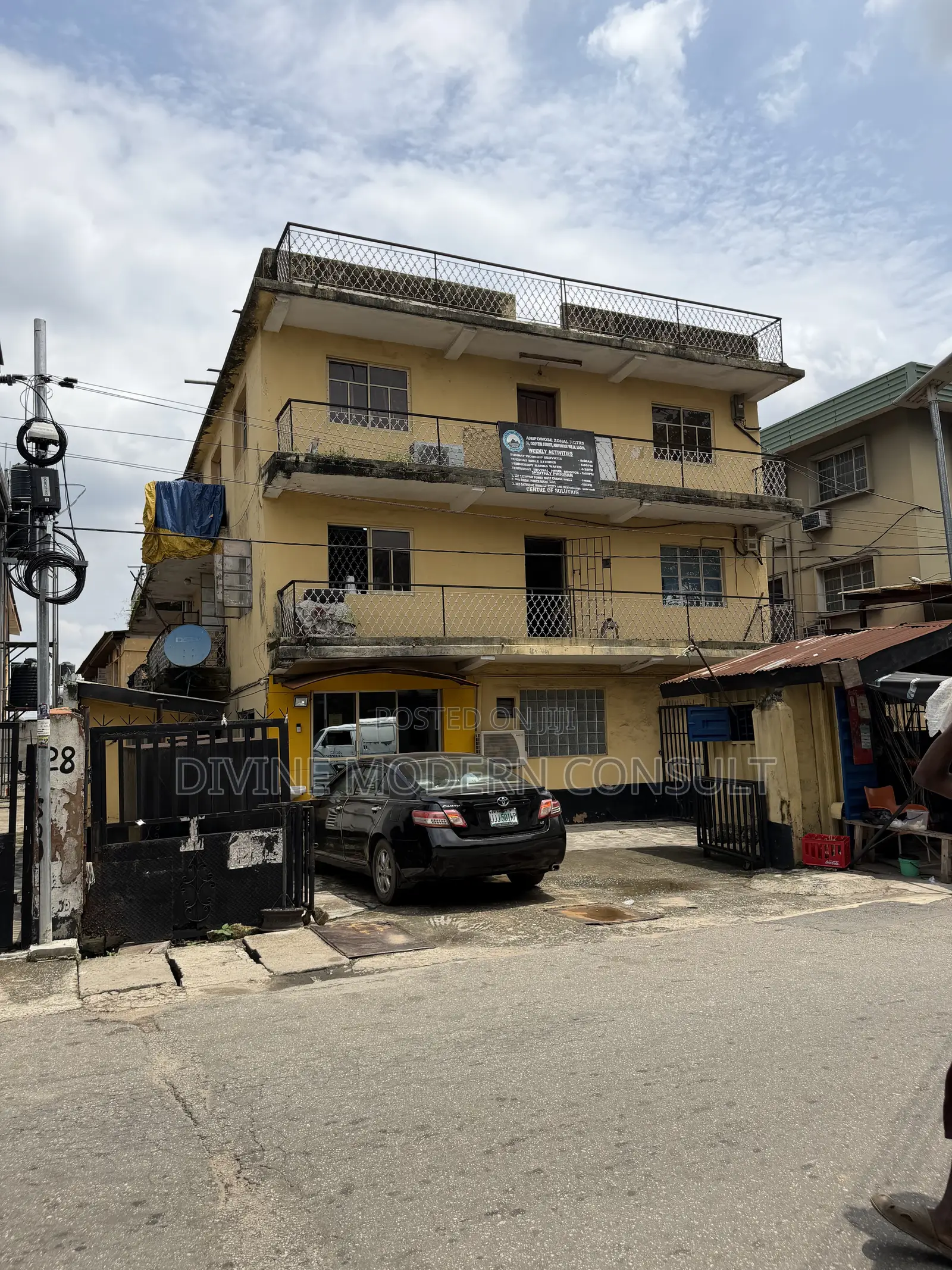 3bdrm Block of Flats in Not An Estate, Alausa for sale in Alausa