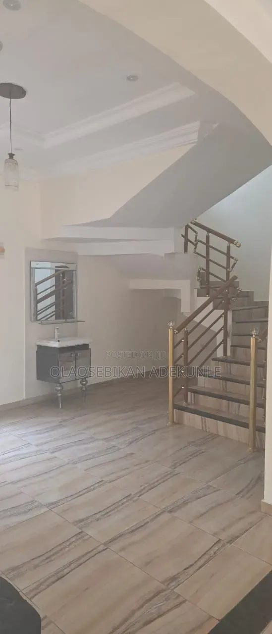 3bdrm Duplex in Ikota Lekki for rent in Ikota