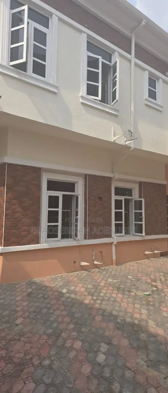3bdrm Duplex in Ikota Lekki for rent in Ikota