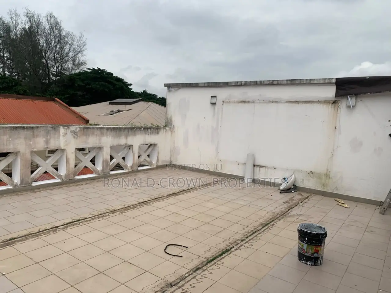 Newly Renovated 5 Bedroom Semi Detached House With Penthouse in Lekki Phase 1