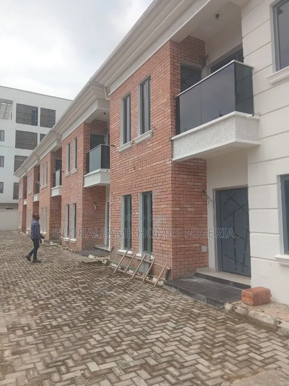 3bdrm Duplex in By Lekki for sale in Chevron