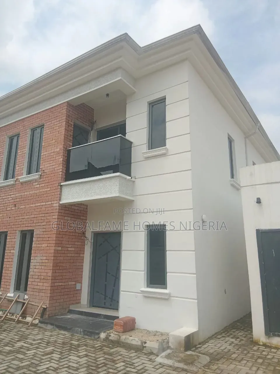 3bdrm Duplex in By Lekki for sale in Chevron