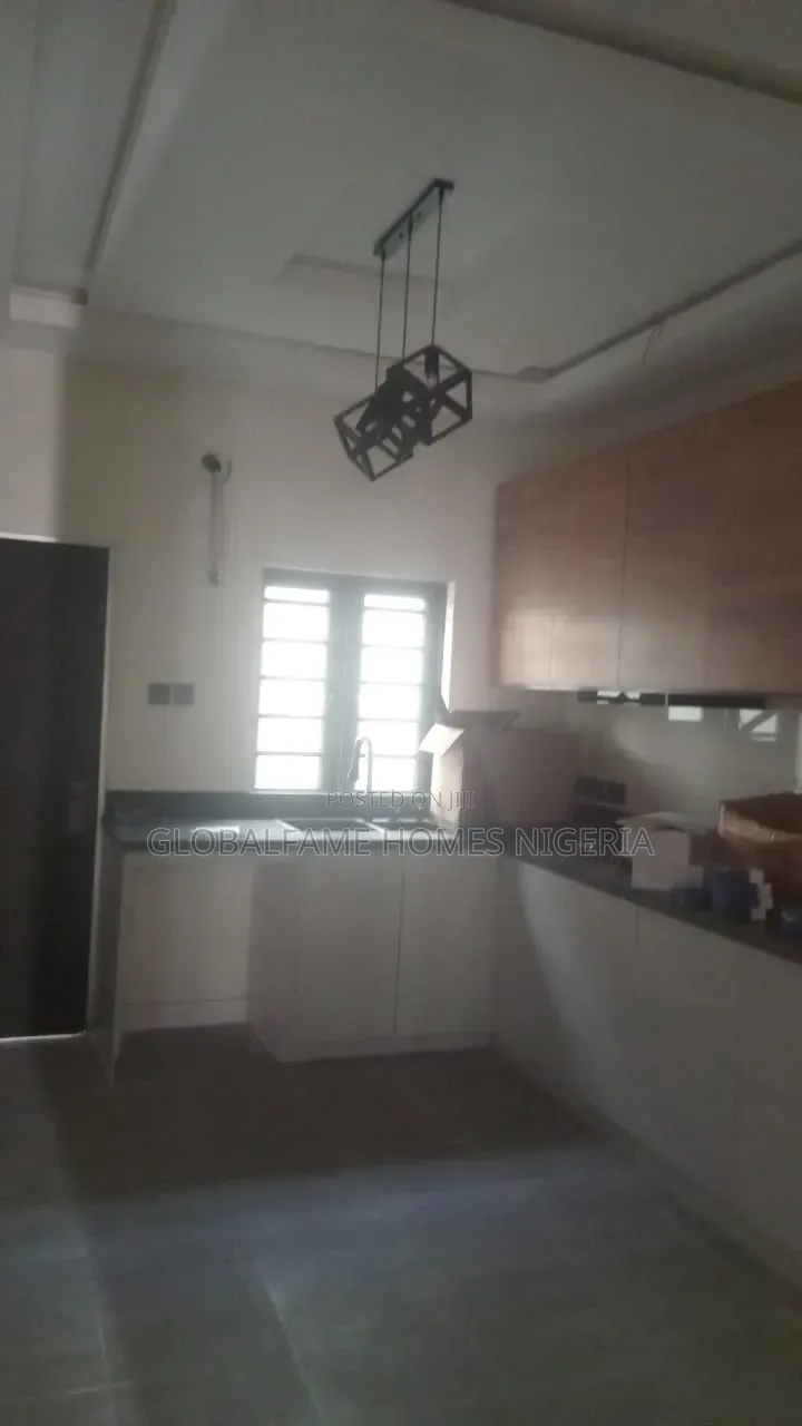 3bdrm Duplex in By Lekki for sale in Chevron
