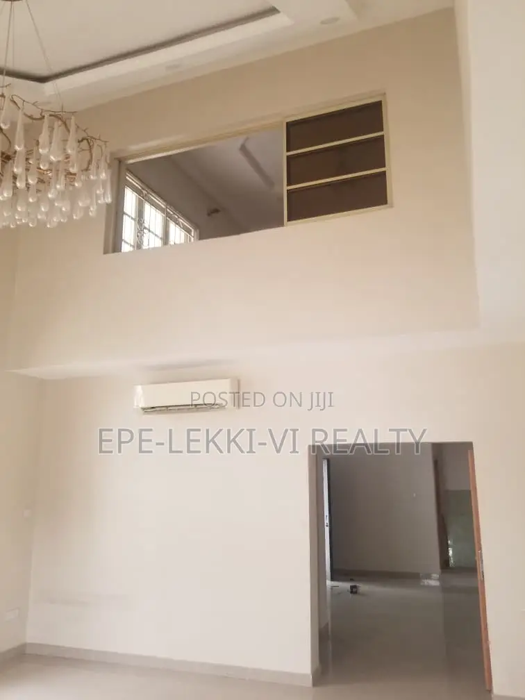 4bdrm Duplex in Lekki Phase 1 for rent in Lekki Phase 1