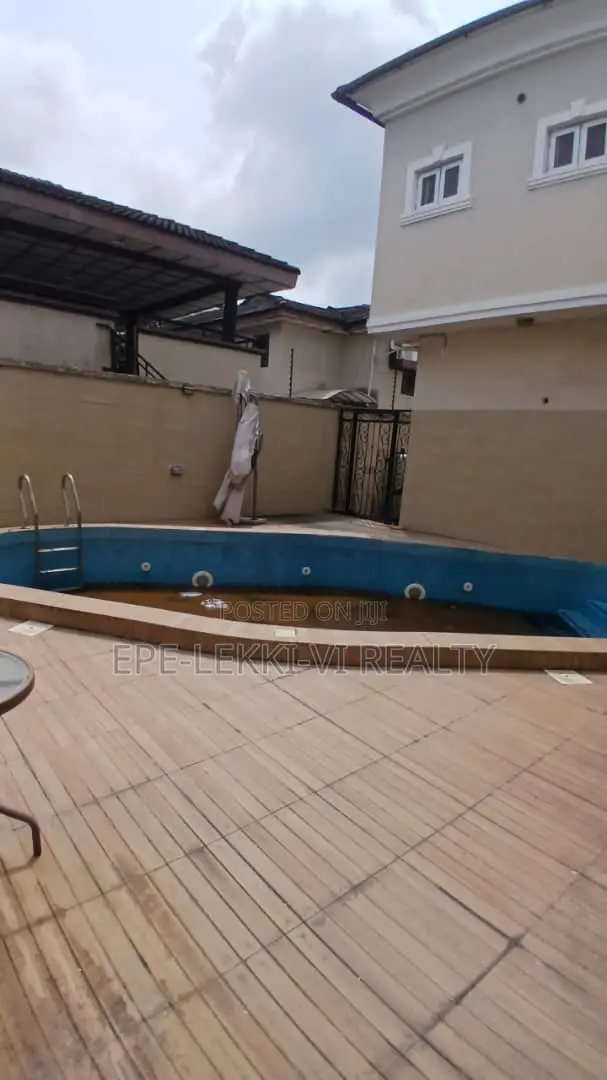 5bdrm Duplex in Lekki Phase 1 for sale in Lekki Phase 1