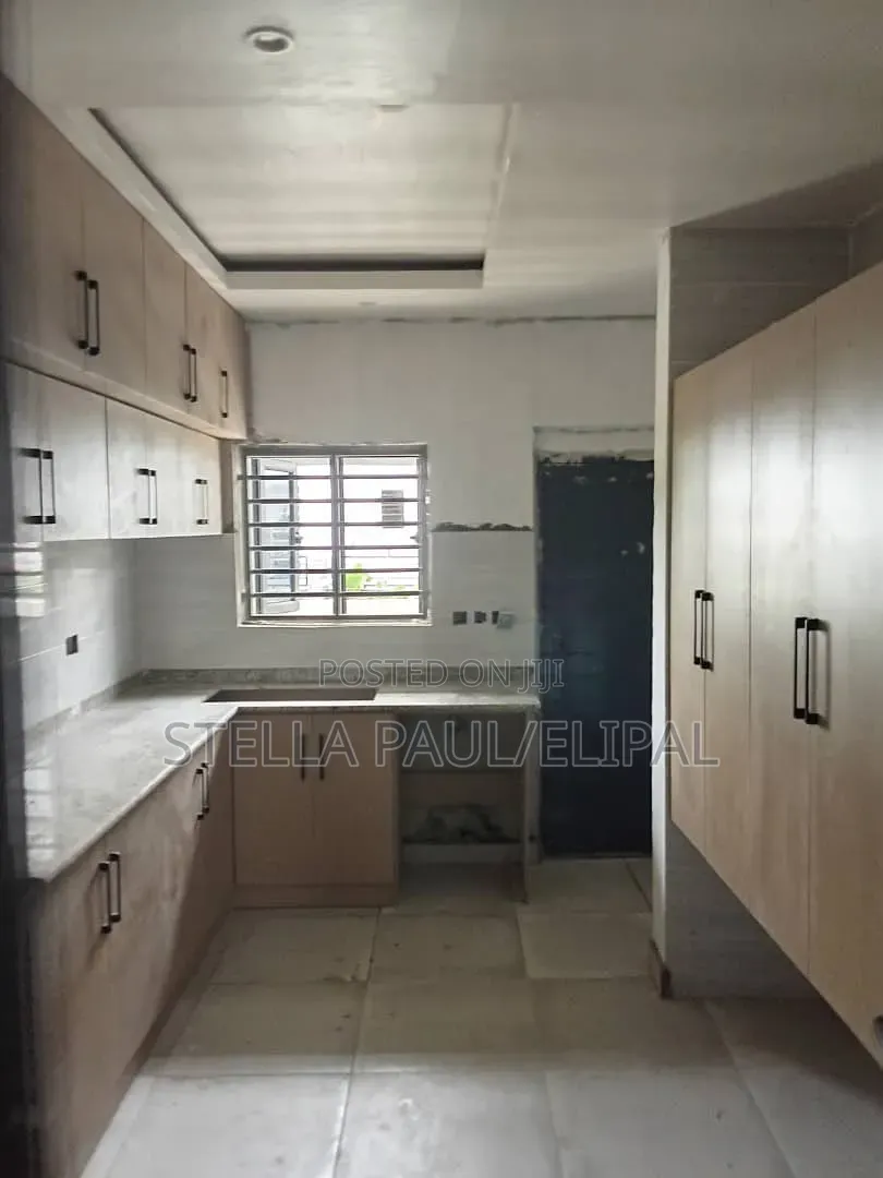 3bdrm Duplex in Abraham Adesanya Estate for sale in Abraham Adesanya Estate
