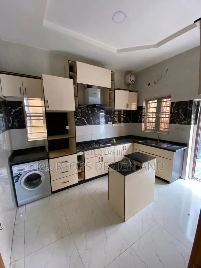 4bdrm Duplex in Ikota Gra for rent in Ikota