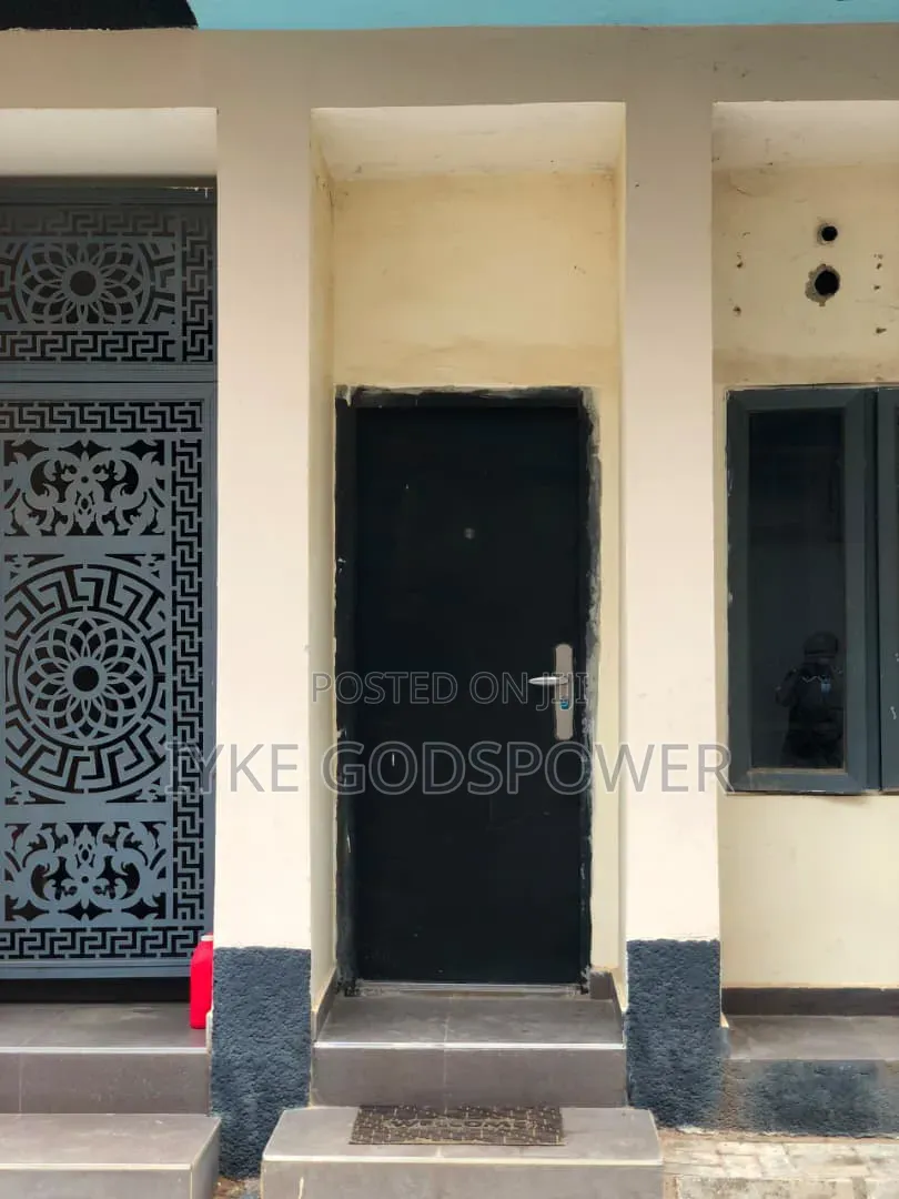 2bdrm Block of Flats in Lugbe, FHA for rent in FHA