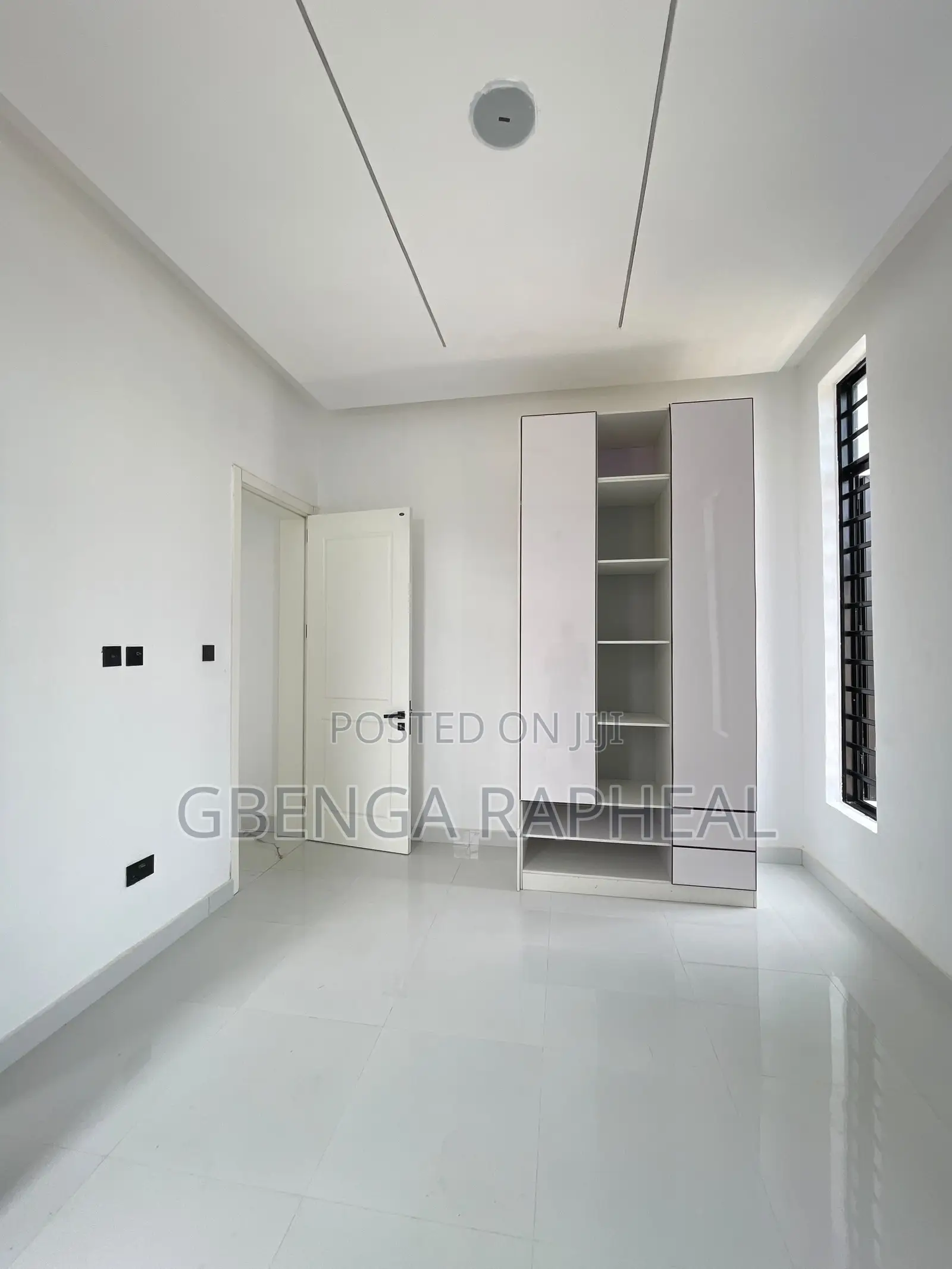 5bdrm Duplex in Chevron, Lekki for sale in Lekki