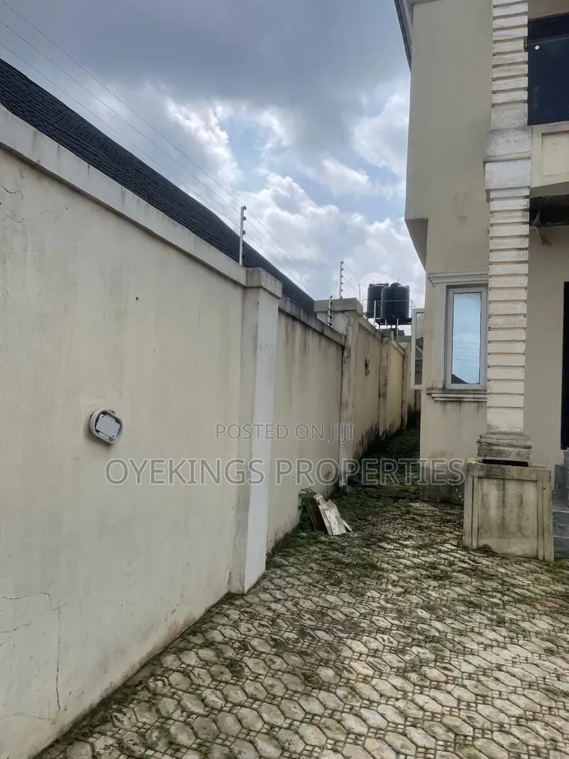 Furnished 4bdrm Duplex in Ireakari Estate, Oluyole for sale in Oluyole