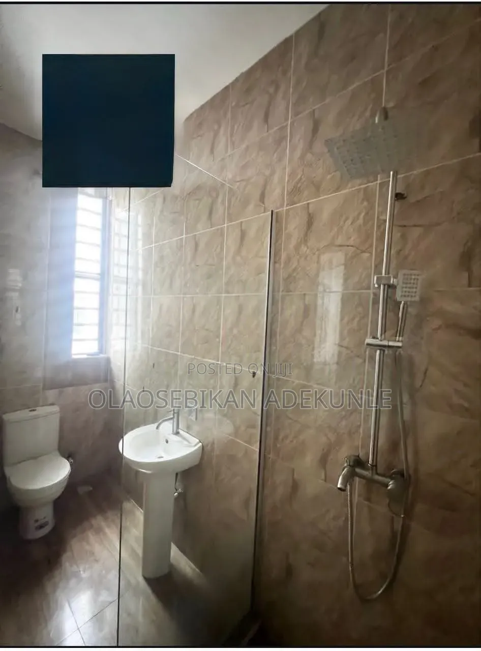 1bdrm Apartment in Chevron Lekki, Thomas Estate for rent in Thomas Estate
