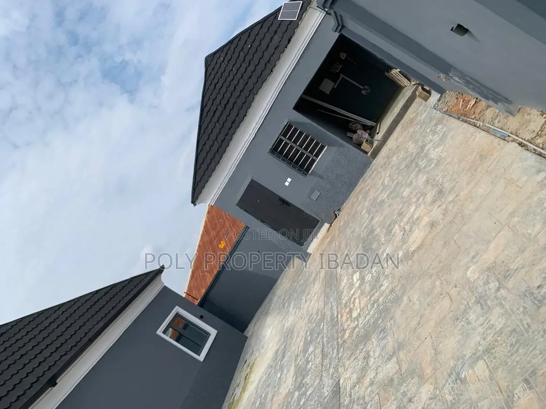 3bdrm Block of Flats in Prime Estate, Apata for rent in Apata