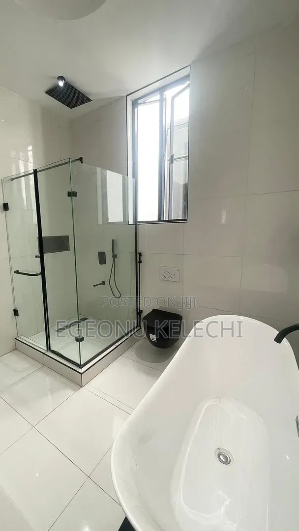 5bdrm Duplex in Chevron for sale in Chevron