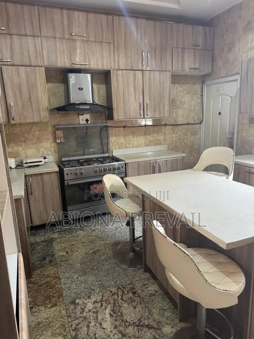 6bdrm Duplex in Apo Resettlement for sale in Apo Resettlement