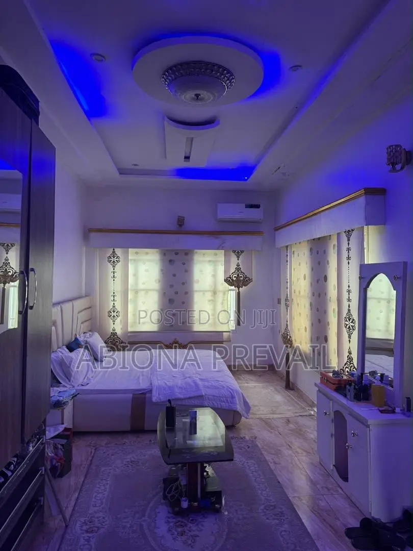 6bdrm Duplex in Apo Resettlement for sale in Apo Resettlement