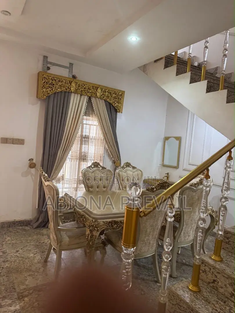 6bdrm Duplex in Apo Resettlement for sale in Apo Resettlement