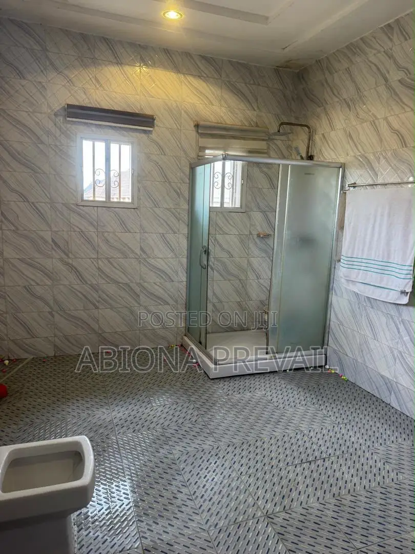 6bdrm Duplex in Apo Resettlement for sale in Apo Resettlement