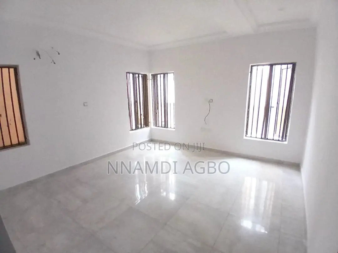 4bdrm Duplex in Ikota for rent in Ikota