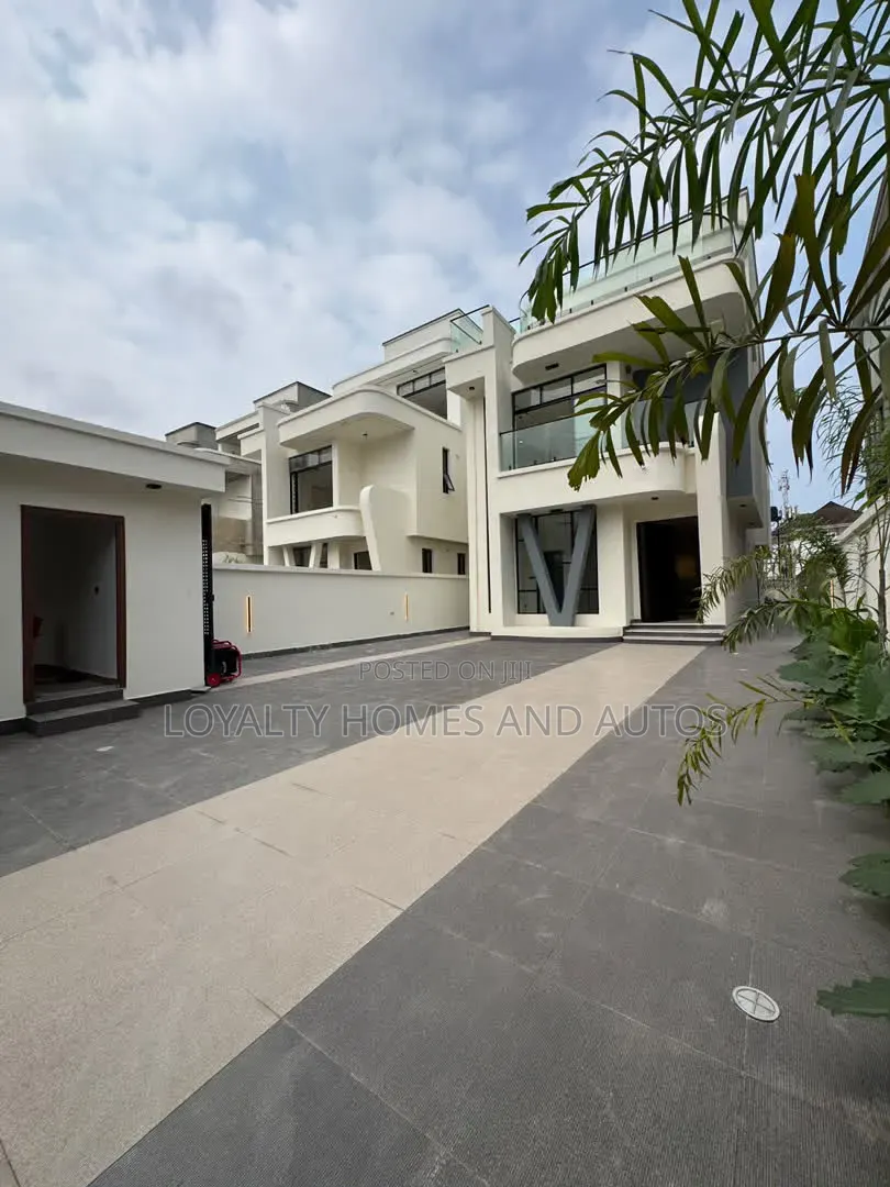5bdrm Duplex in Lekki Phase 1 for sale in Lekki Phase 1