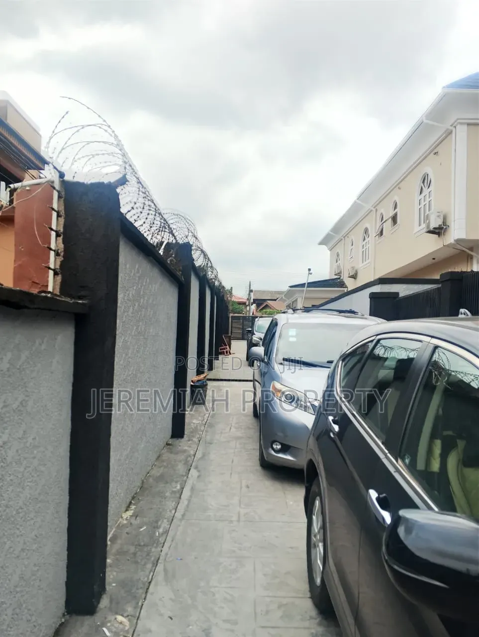 5bdrm Duplex in Omole Estate Phase I, Berger for sale in Berger