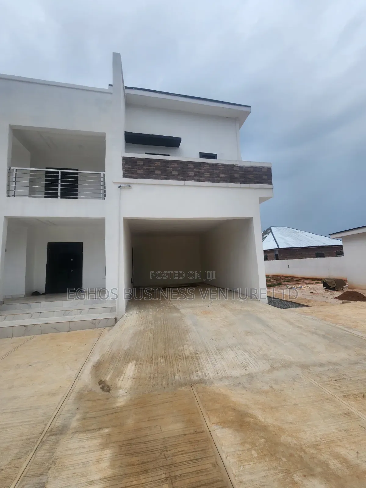 5bdrm Duplex in Ogheghe Sapeleroad, Benin City for sale in Benin City