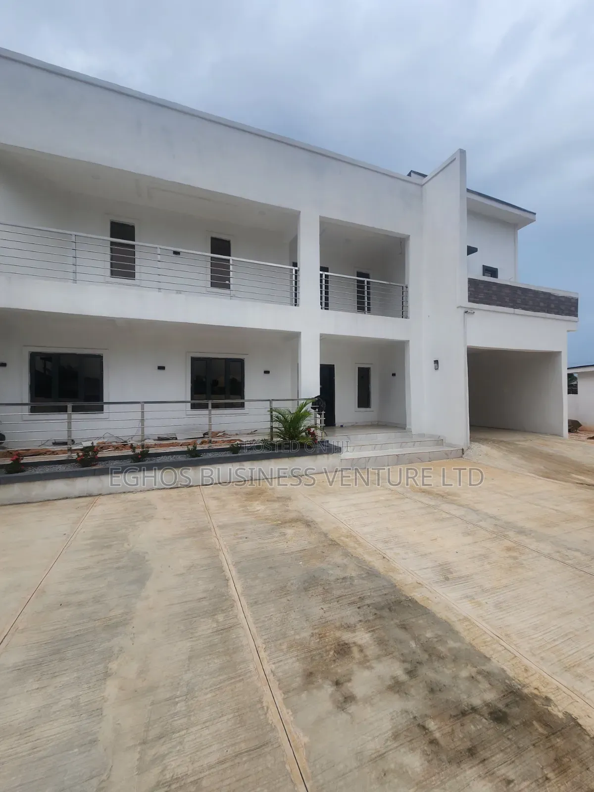 5bdrm Duplex in Ogheghe Sapeleroad, Benin City for sale in Benin City