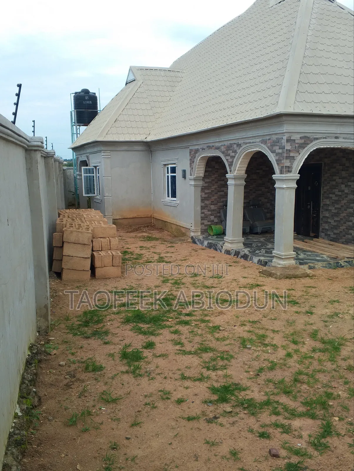3bdrm Bungalow in Osogbo Housing, Olorunda-Osun for sale in Olorunda-Osun