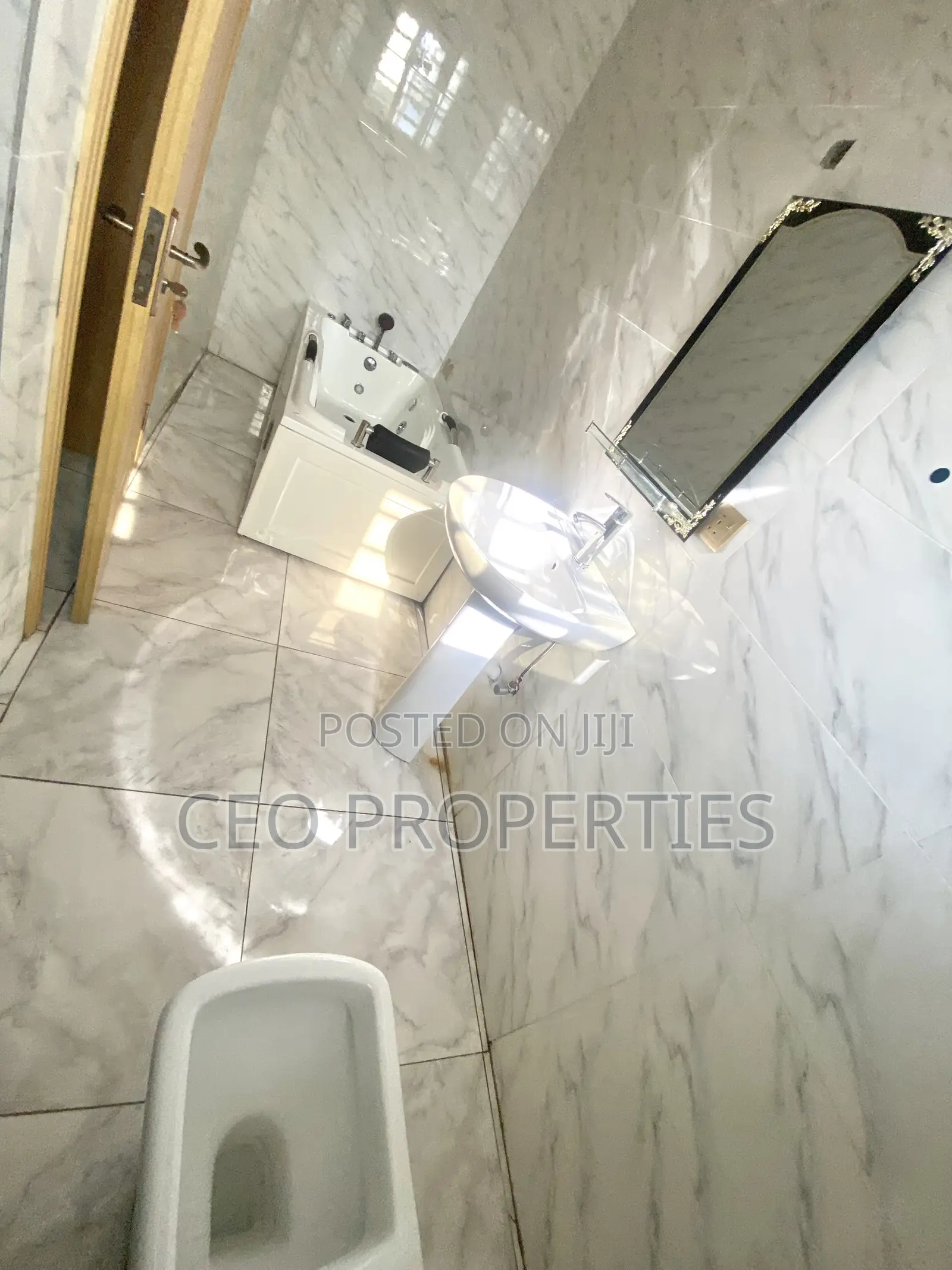 4bdrm Duplex in Chevron/Eleganza for rent in Chevron