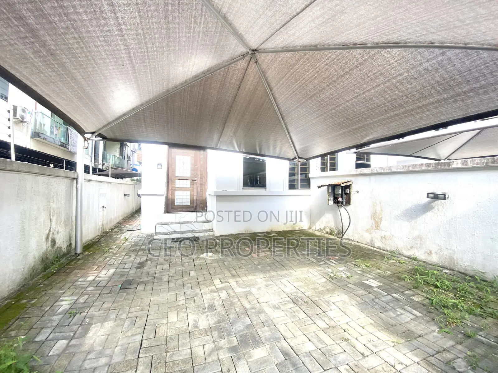 4bdrm Duplex in Chevron/Eleganza for rent in Chevron