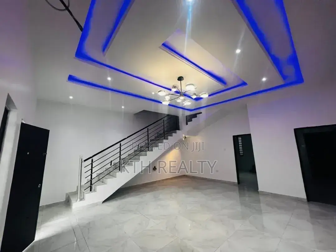 3bdrm Duplex in Dpkay Estate, Lekki Phase 2 for rent in Lekki Phase 2